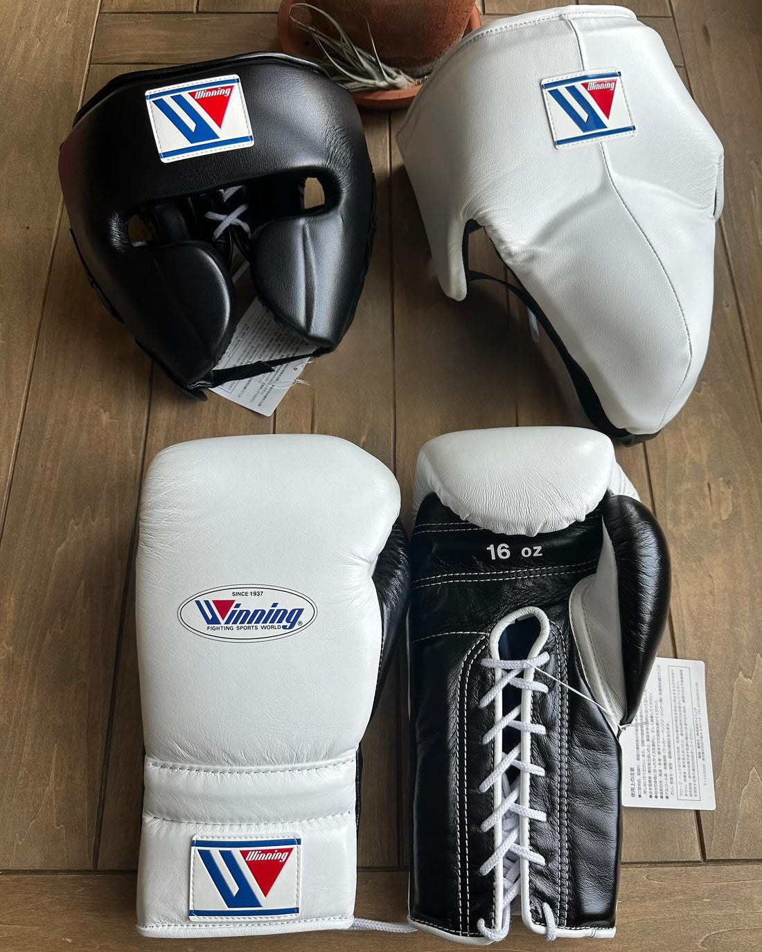 Customizable White and Black Winning Boxing Sets With Cheeks Head Guard