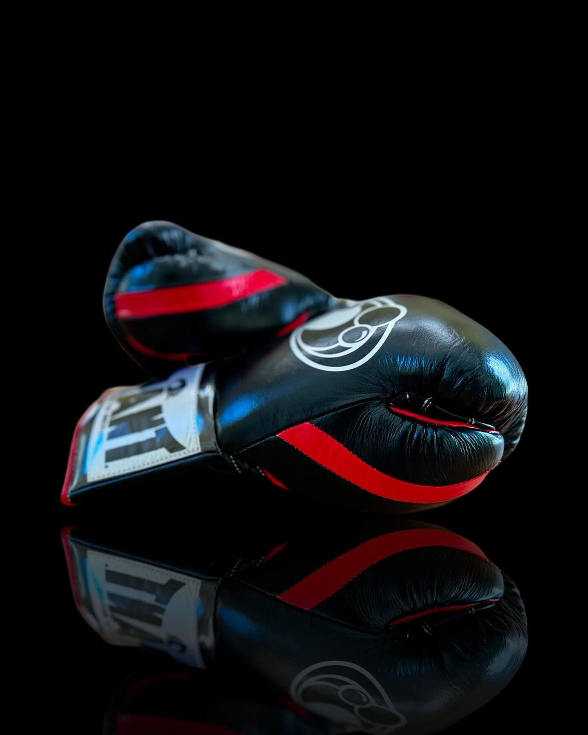 Customizable Grant Boxing Gloves Black/Red Boxing Training