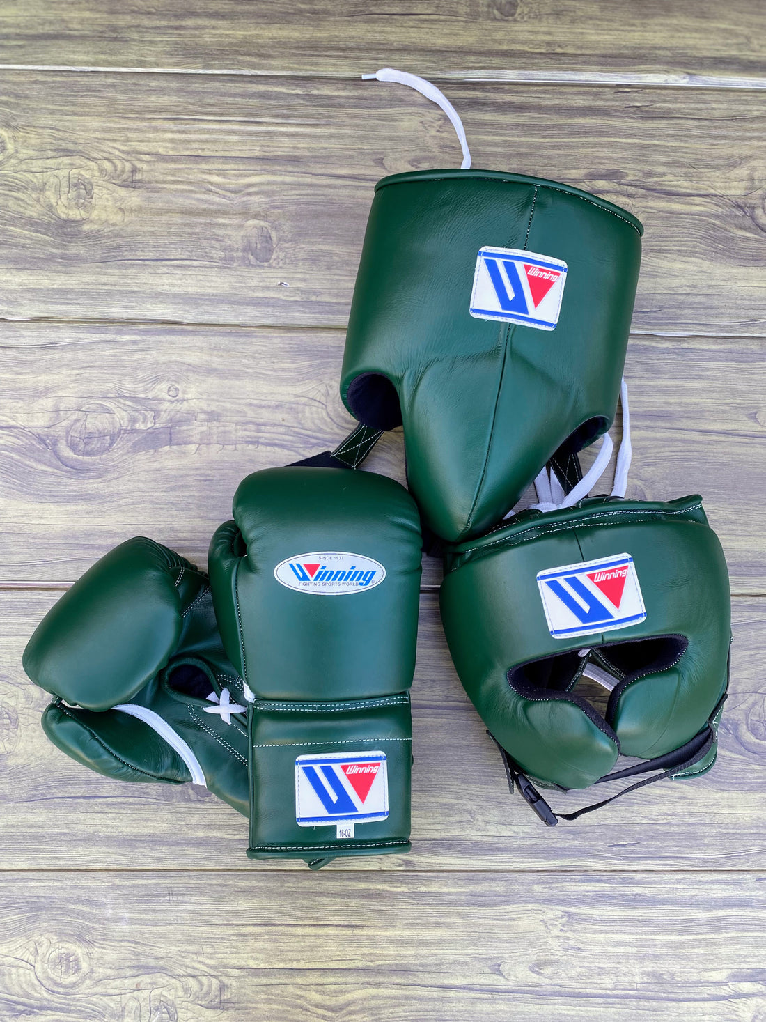 Customizable Green Winning Boxing Sets With Cheeks Head Guard